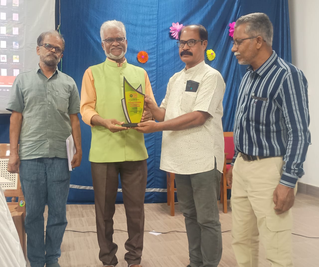 Avocado flowering and fruit setting and export avenues